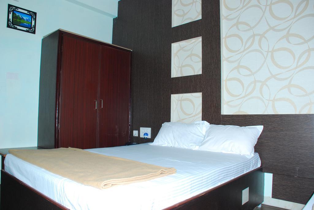 Jayalakshmi Residency Hotel Tirupati Habitación foto