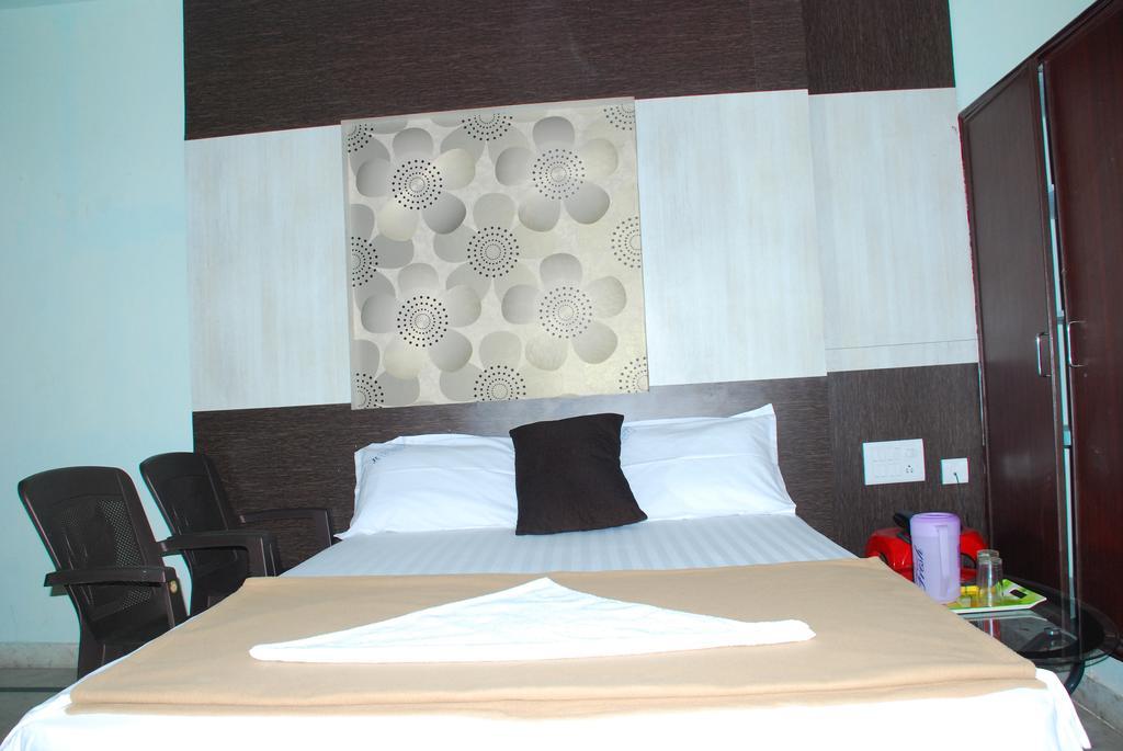 Jayalakshmi Residency Hotel Tirupati Habitación foto
