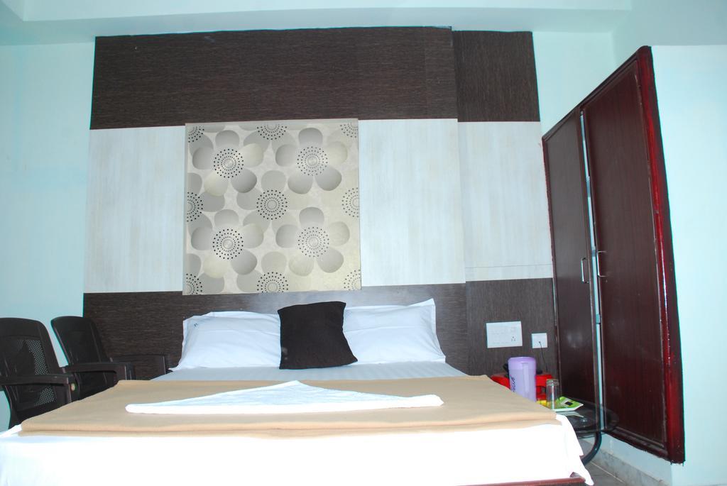 Jayalakshmi Residency Hotel Tirupati Habitación foto